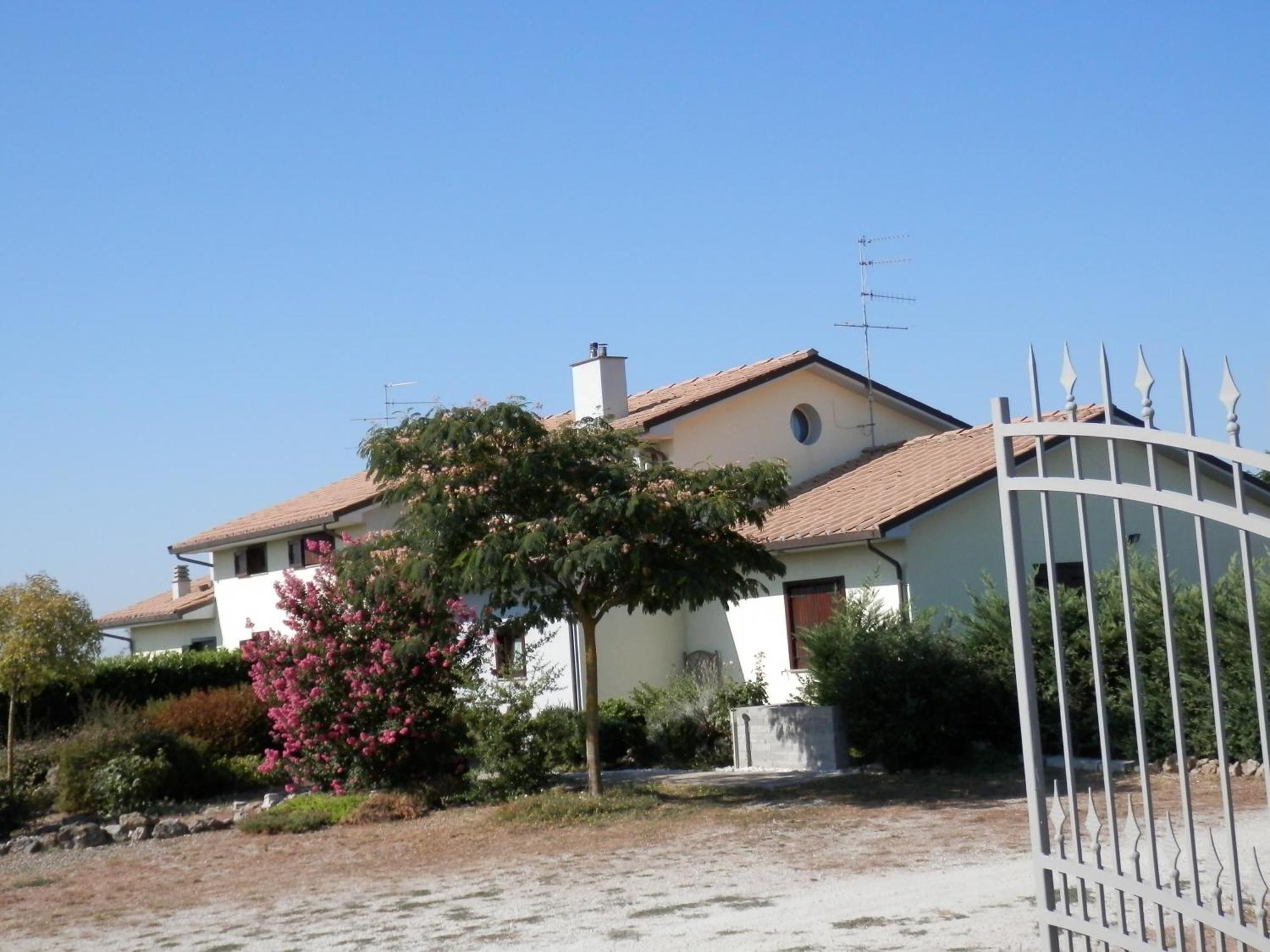 A Viterbo Terme "Casa Vacanze Al Melograno" Apartment Bagian luar foto
